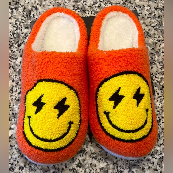 Women's Smiley Face Slippers - Picture 1 of 9
